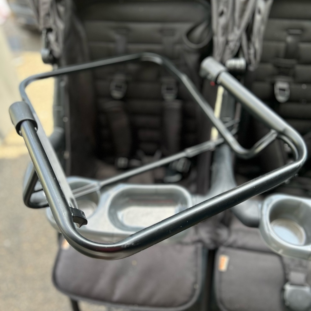 Tour/Twinᵛ²/Trioᵛ² Car Seat Adapter - Graco & Chicco